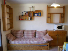 2 pièces cabine montagne - pied des pistes - balcon - parking gratuit - FR-1-557-60